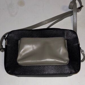 CLEO&PATEK ITALIAN BLACK PEBBLED LEATHER SHOULDER BAG W/ GRAY LEATHER ZIP POCKET